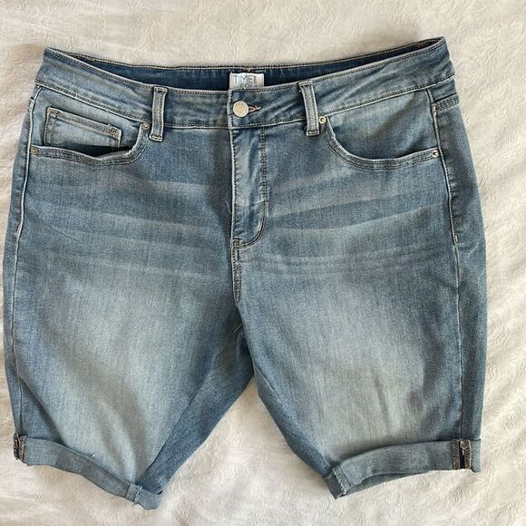 Blue Denim Jeans Shorts Factory Faded Size 14 Rolled Cuff Stretch - Picture 1 of 9